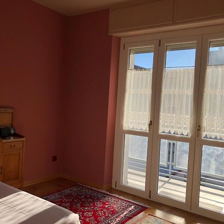 Ferienwohnung Attico Chez Renee Aosta Exterior foto