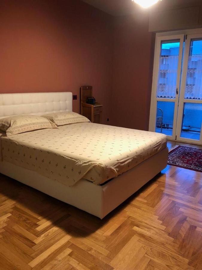 Ferienwohnung Attico Chez Renee Aosta Exterior foto